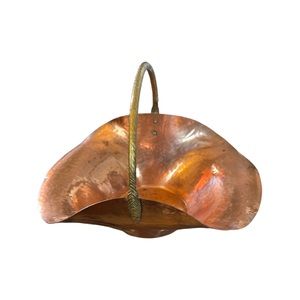 Vintage Revere Rome NY Hammered Copper Basket Brass Handle Ruffled Sides